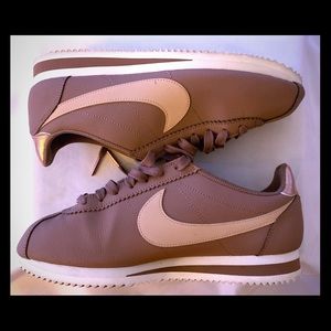 Size 9 Smoky Mauve Nike Cortez